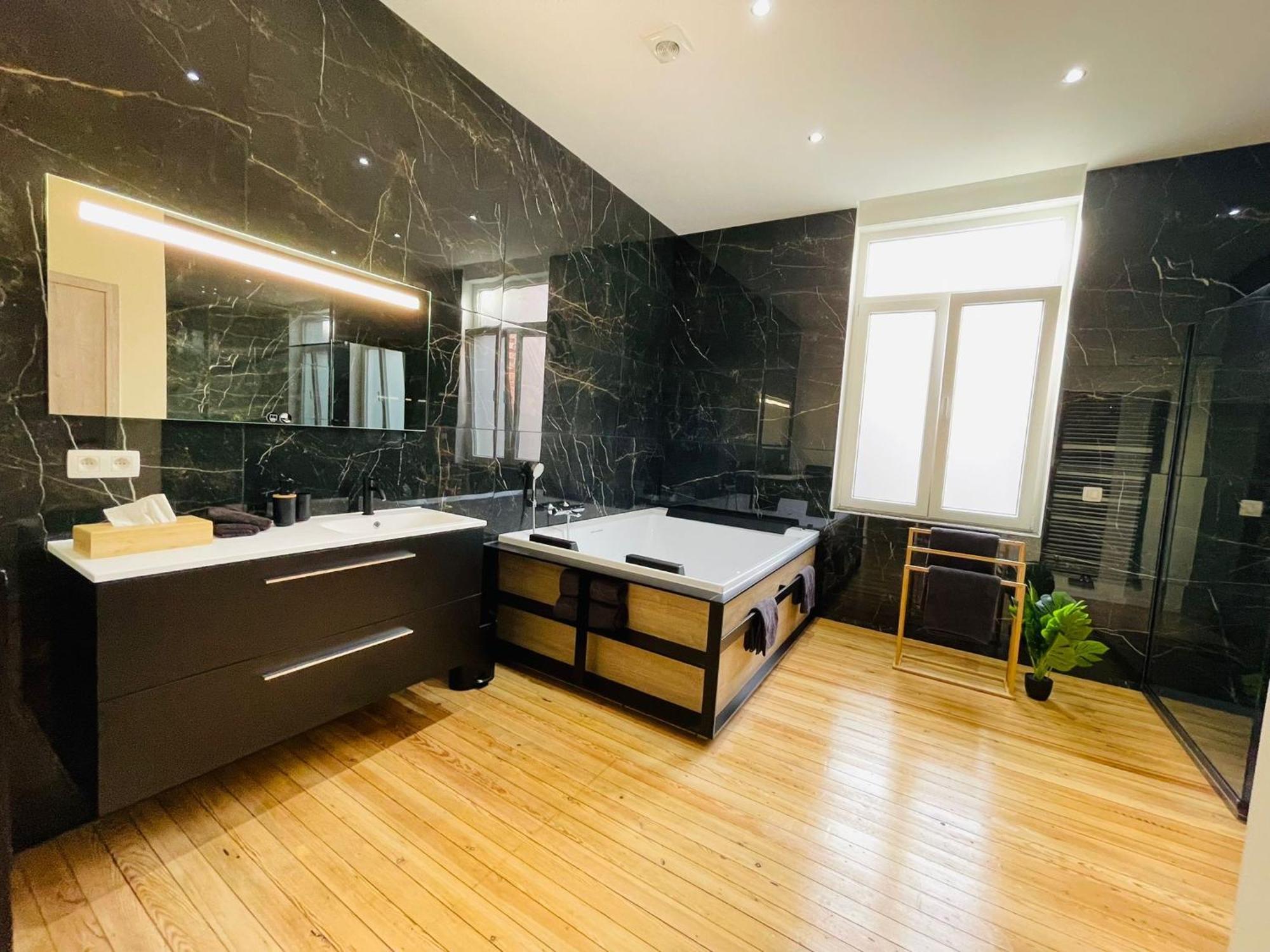 Appartement Exotique Avec Bain Balneo Luik Buitenkant foto